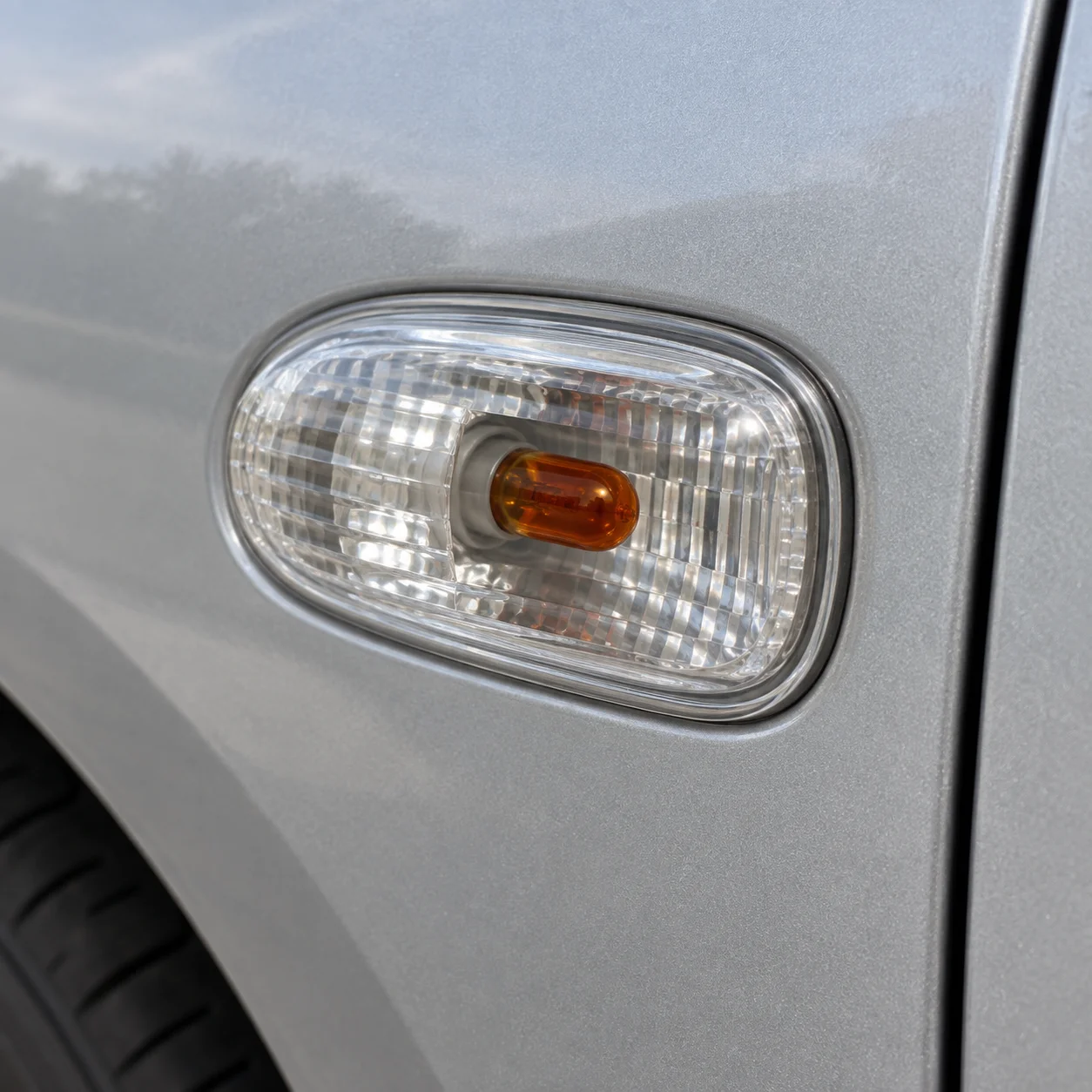 Auto-sijalica – narandžasta, sa staklenim ubodnim grlom