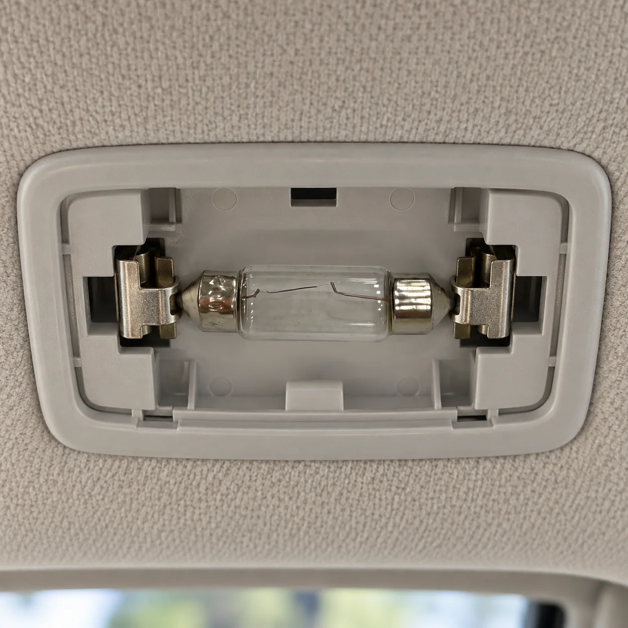 Auto-sijalica sofitna – prozirna, sa dva metalna kraja