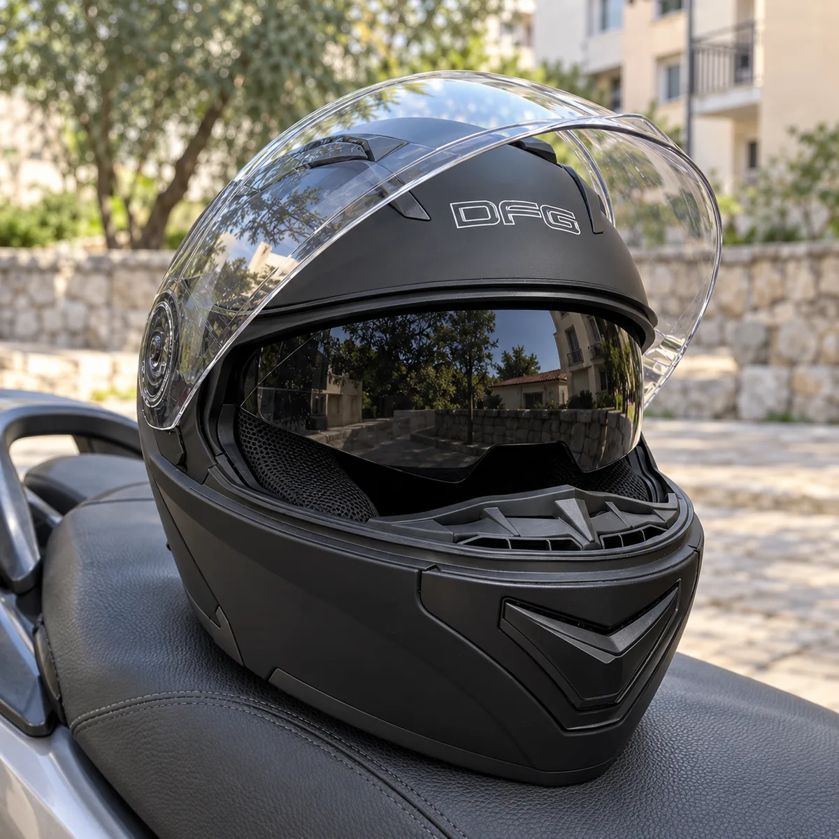 Kaciga za motor DFG – mat crna, preklopna